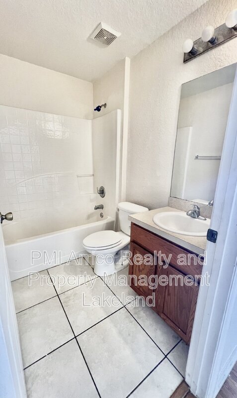 Building Photo - 472 Lake Eloise Pointe Blvd