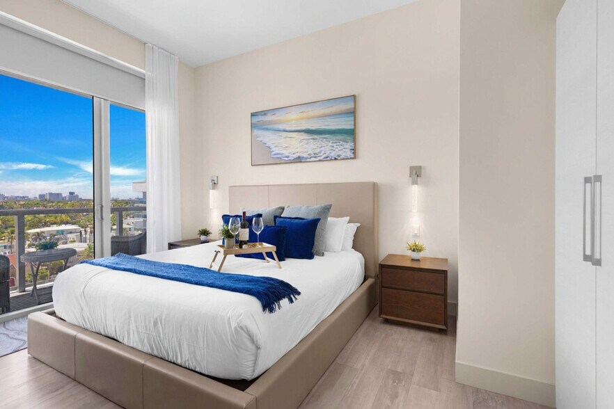 Building Photo - 111 N Ocean Dr