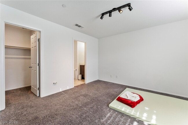 Building Photo - 1299 Raritan Pl