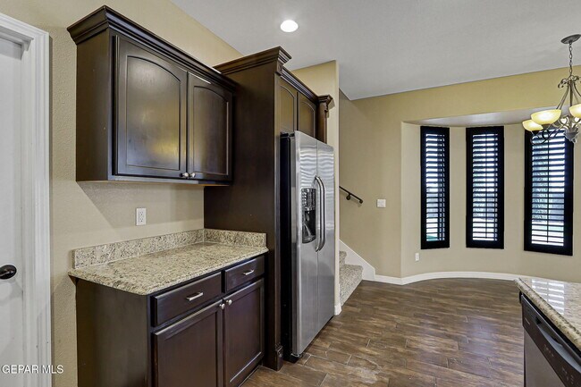 Building Photo - 2436 Eastern Sky St