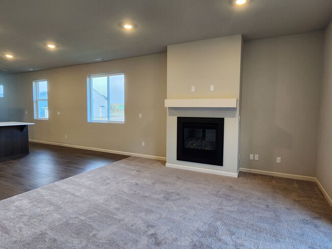 Building Photo - Available now! Newly Built 3 Bed / 2 Bath ...