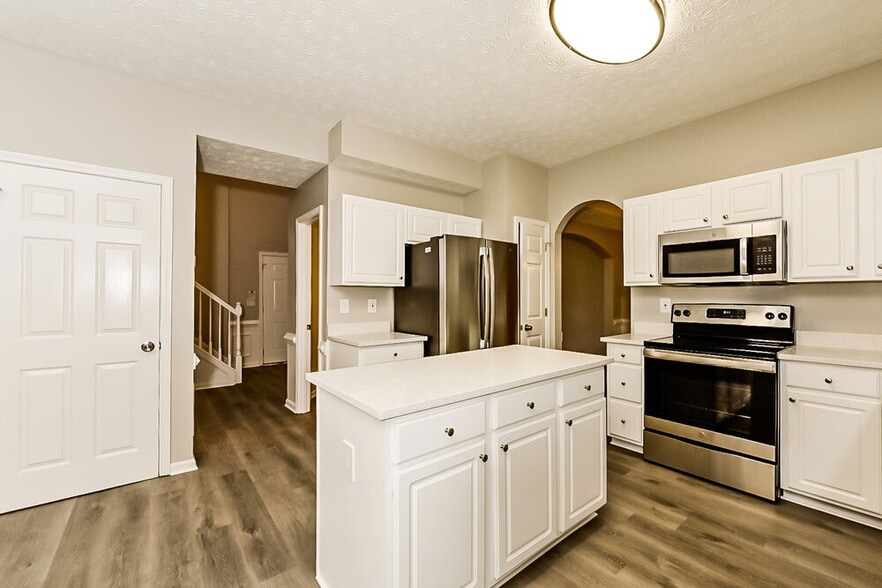 Building Photo - 417 Concord Cir