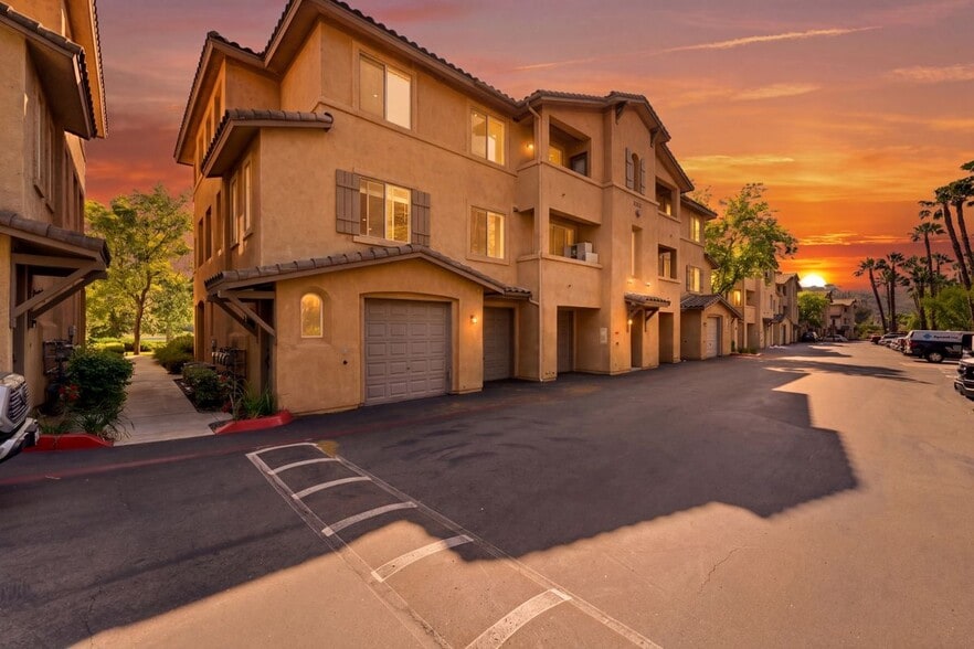 Building Photo - 3231 Dehesa Rd