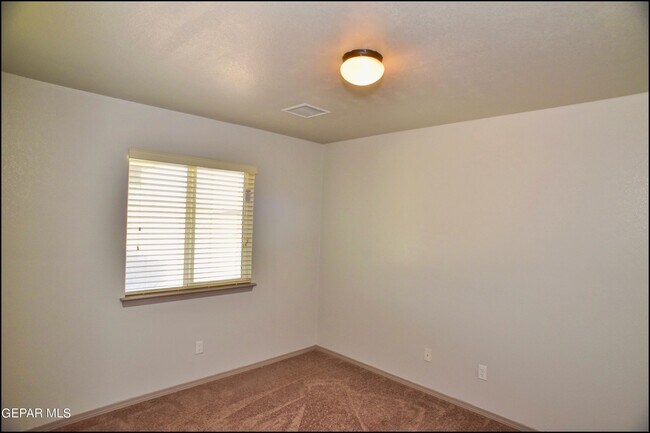 Building Photo - 703 Joe Rodriguez Dr
