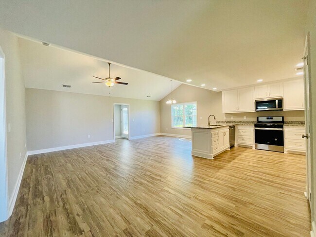 Building Photo - 1 year New 3bd / 2ba w/ high end finishes, right in the heart of Conway!!