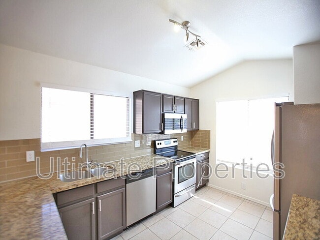 Building Photo - 8644 W Mauro Ln