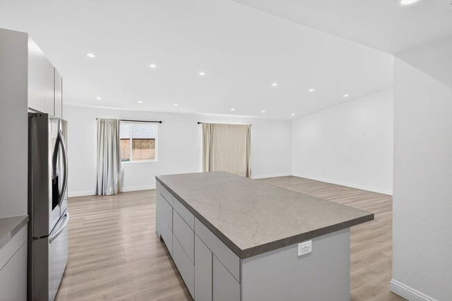 Building Photo - NEWLY RENOVATED SINGLE-STORY HOME LOCATED IN LAS VEGAS