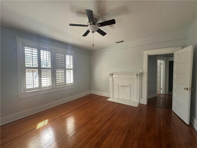 Building Photo - 262 Roper St