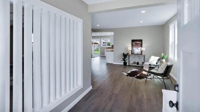 Building Photo - *FREE RENT FOR OCTOBER* Updated 3 bed/1.5 ...