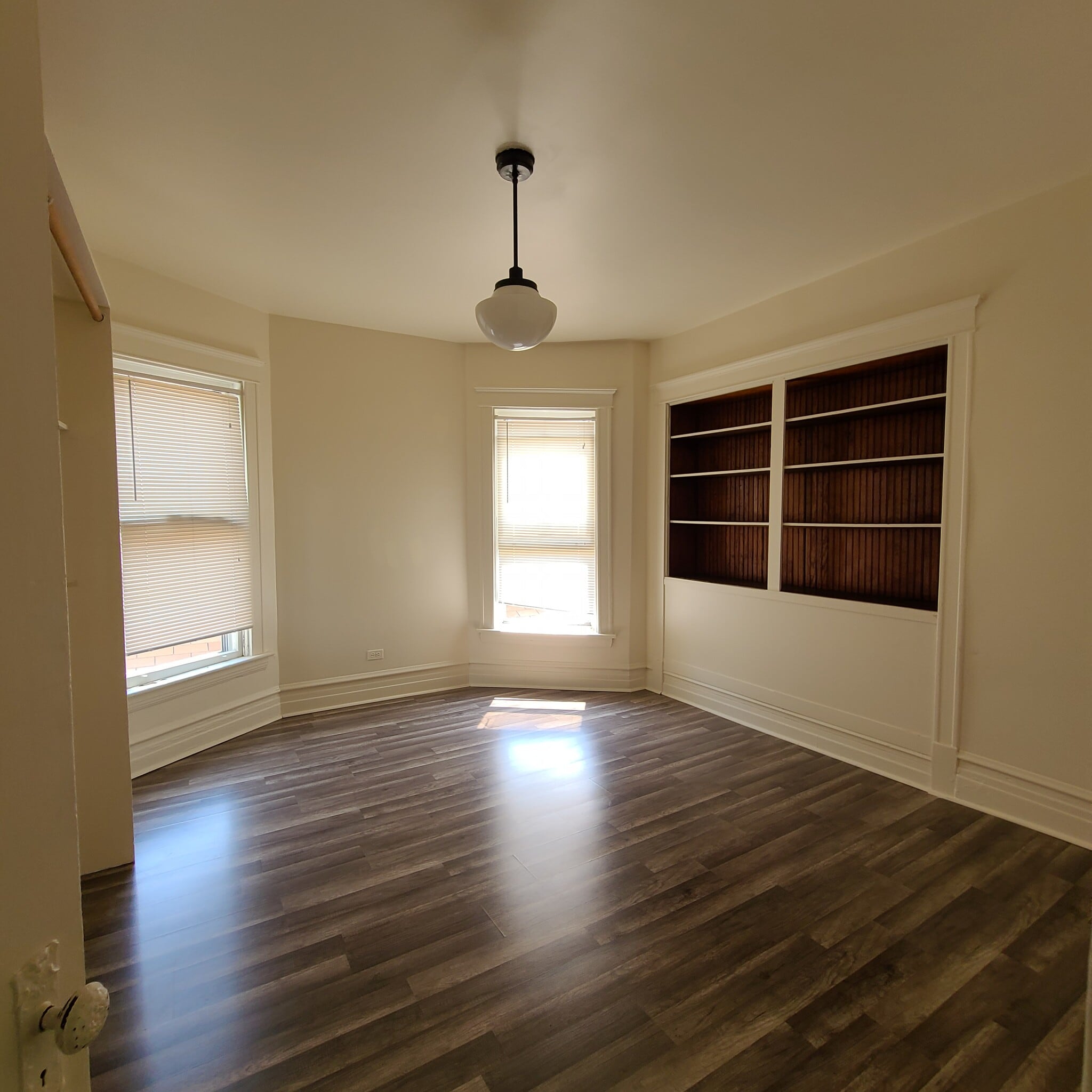 Building Photo - 1024 Garnett Pl