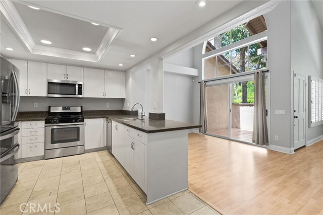 Building Photo - 4 Nightingale Dr