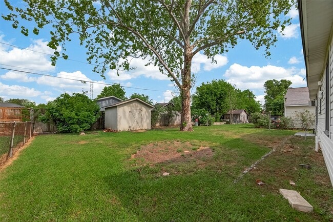 Building Photo - 514 Evonne St