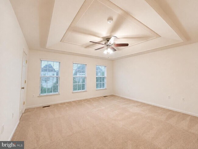Building Photo - 6076 Wicker Ln