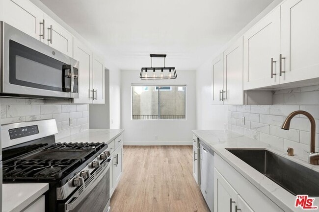 Building Photo - 612 Huntley Dr