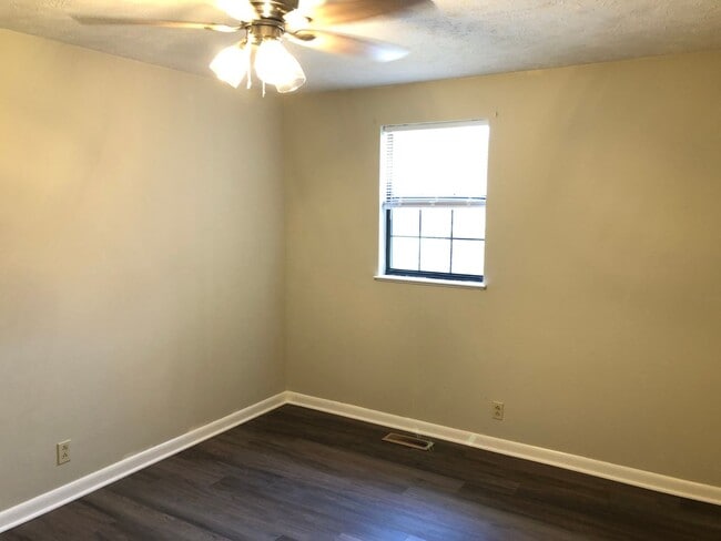 Building Photo - 501 Gracy Ave