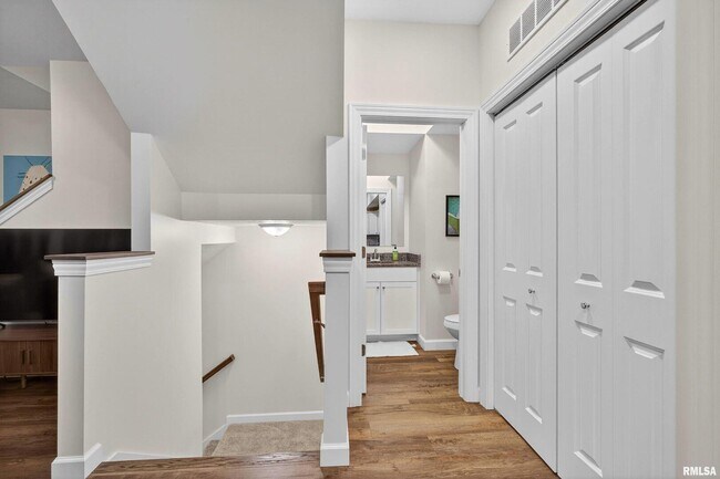 Building Photo - 4833 Lauren Ln