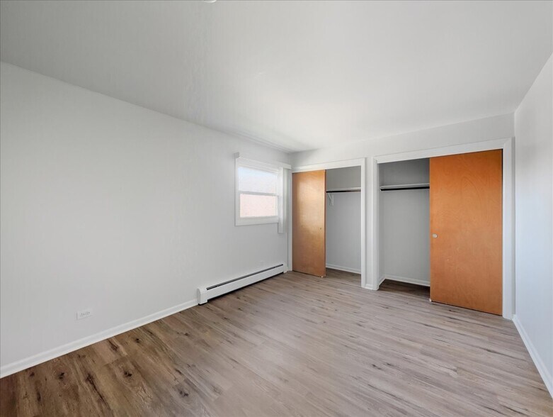 Building Photo - 122 W Washington St