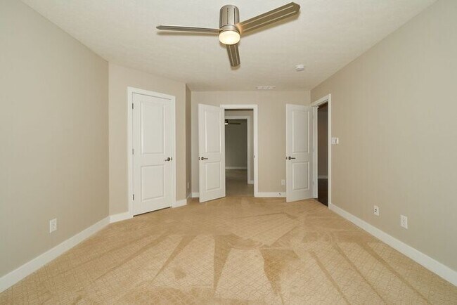 Building Photo - Beautiful 5 Bedroom With Finished Basement in Fishers