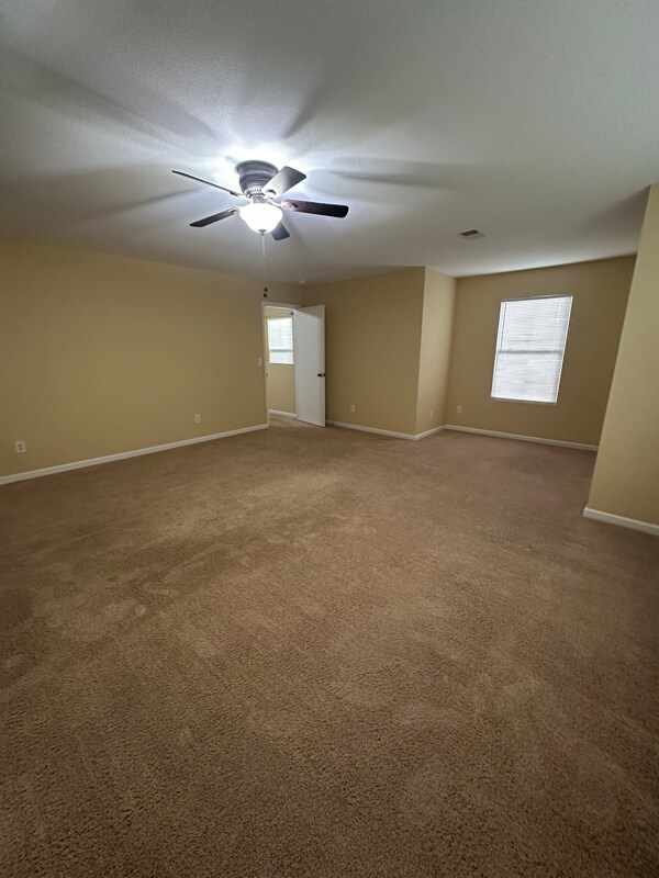 Building Photo - 136 Dormont Dr NE