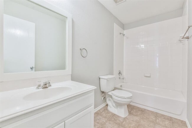 Building Photo - 15515 Echo Stable Ln