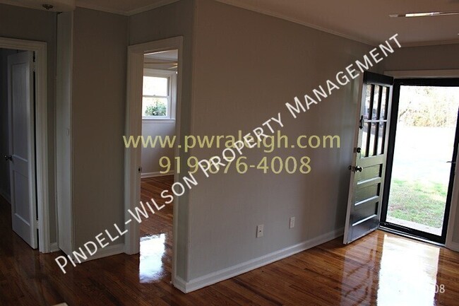 Building Photo - MOVE IN SPECIAL- 2nd month rent is free wi...