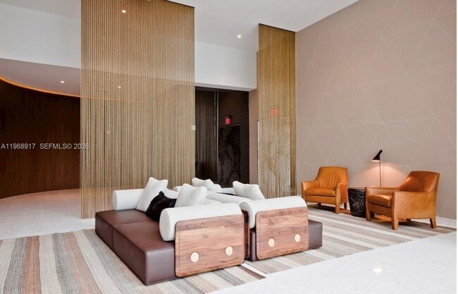 Building Photo - 2020 N Bayshore Dr