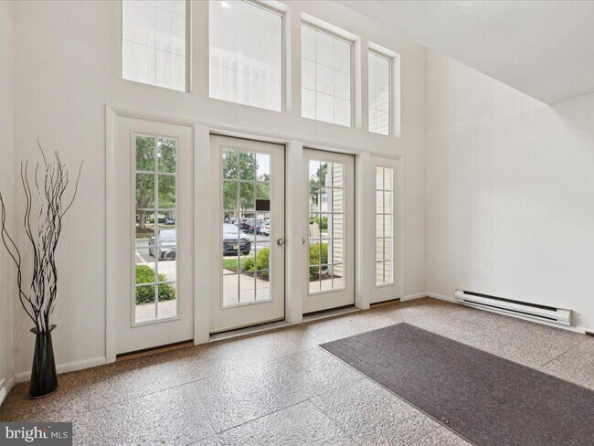 Primary Photo - 204 Salem Ct