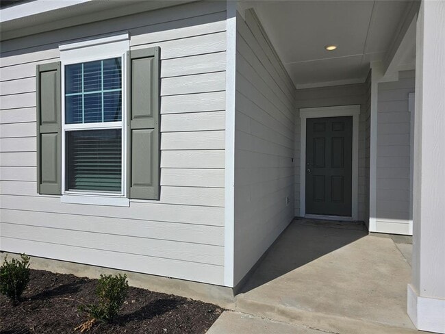 Building Photo - 421 Wedemeyer St