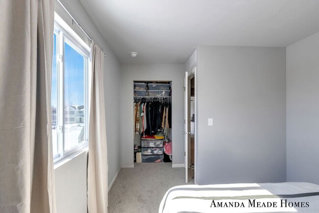 Building Photo - Cozy Living in a Peaceful Setting