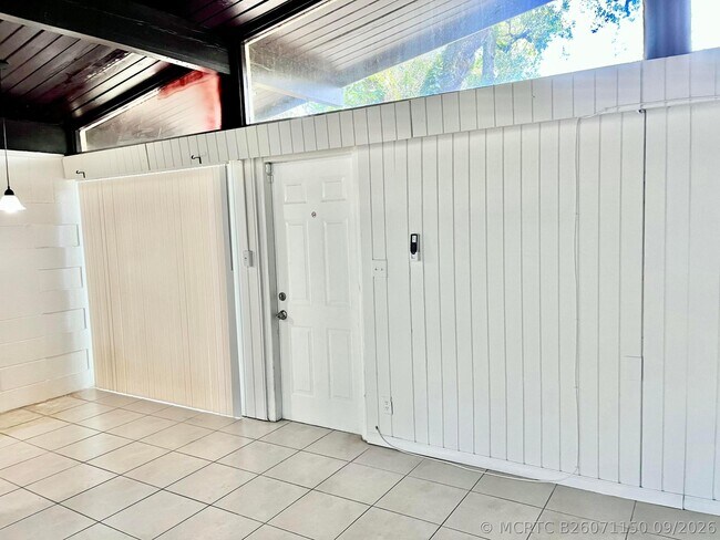 Building Photo - 817 W Las Olas Blvd