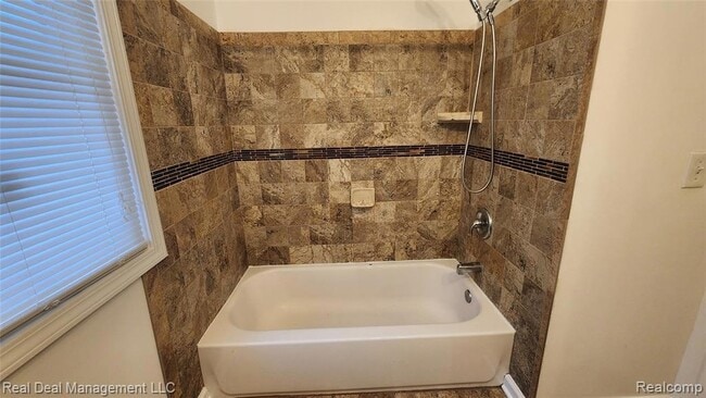 Building Photo - 49 E Fairmount Ave