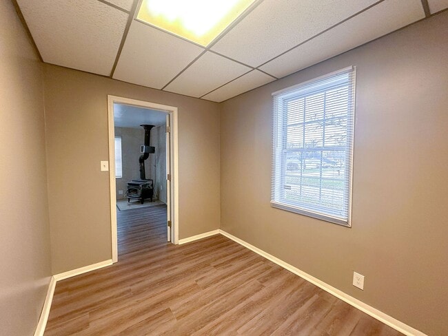 Building Photo - 3 bedroom 2 bath