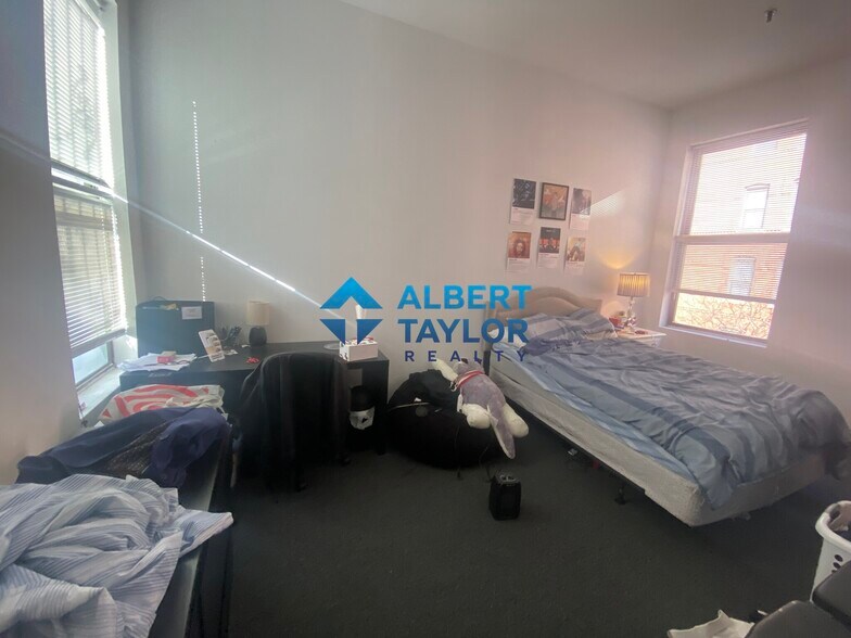 Building Photo - 176 Northampton St