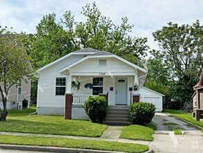 Building Photo - Charming 2-Bedroom, 1-Bathroom House for R...