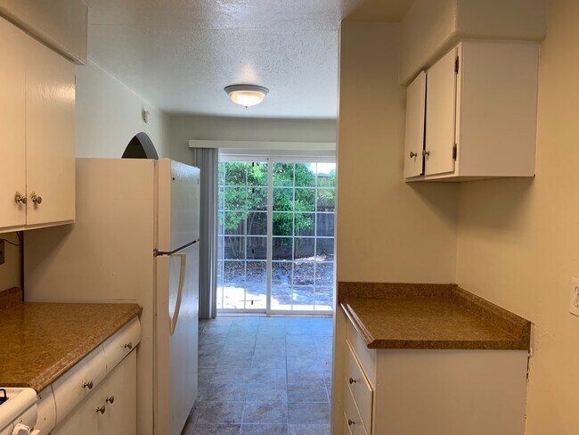 Building Photo - Cosigners okay =)  4 Large Bedrooms and 2 Full Baths ~ Small Pet Negotiable