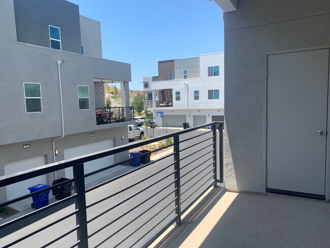 Building Photo - State of the Art-Trendy 1+1 Luxury Condo i...