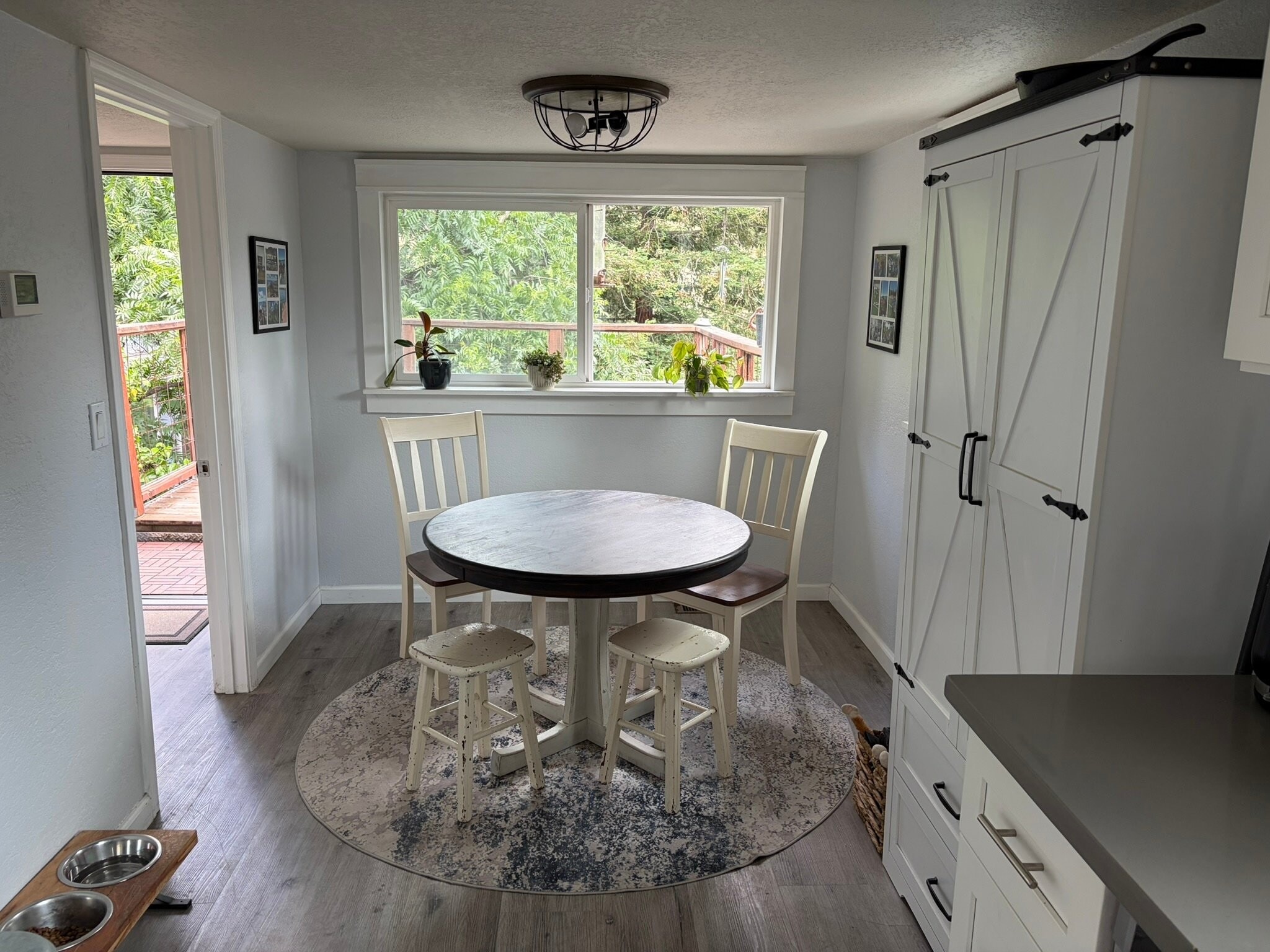 Building Photo - 2320 Saxon St