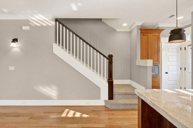 Building Photo - 100 NE Ivy St