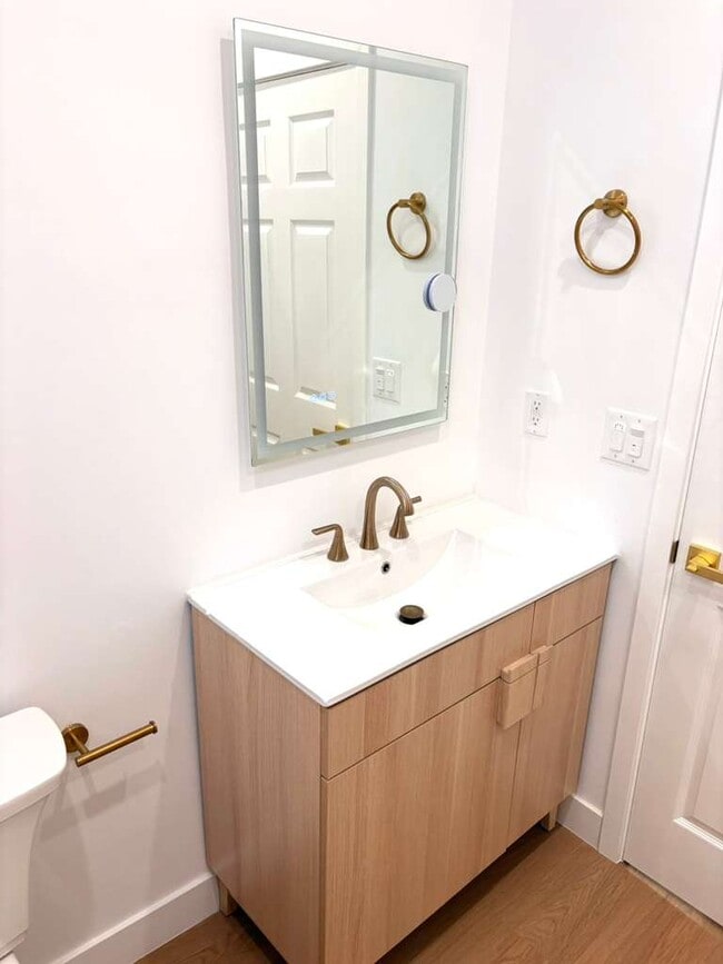 Building Photo - 10775 W Olympic Blvd