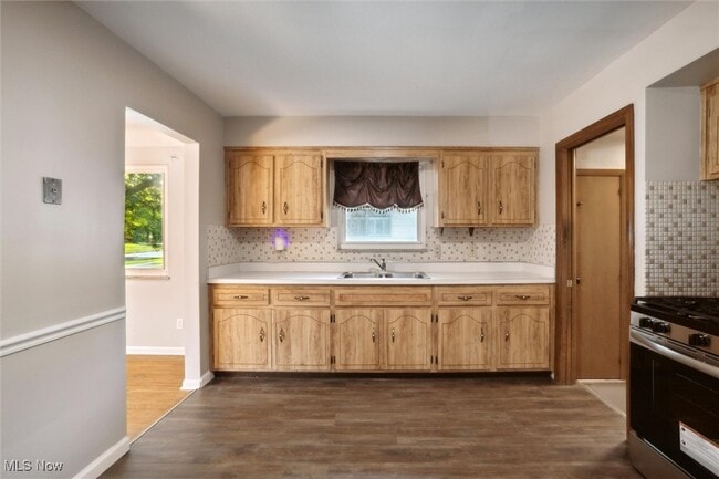Building Photo - 5440 E 141st St