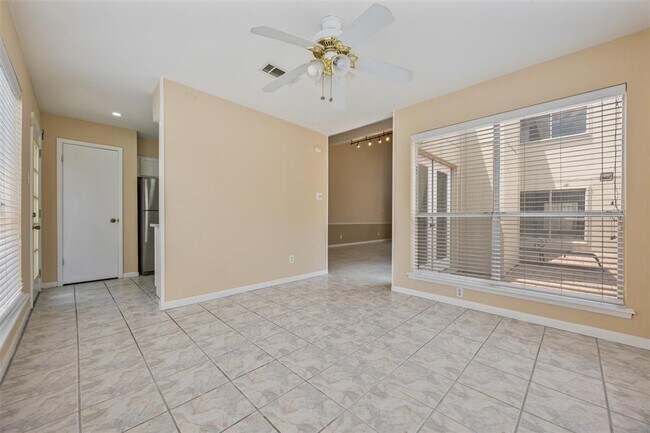 Building Photo - 2013 Trixie Ln