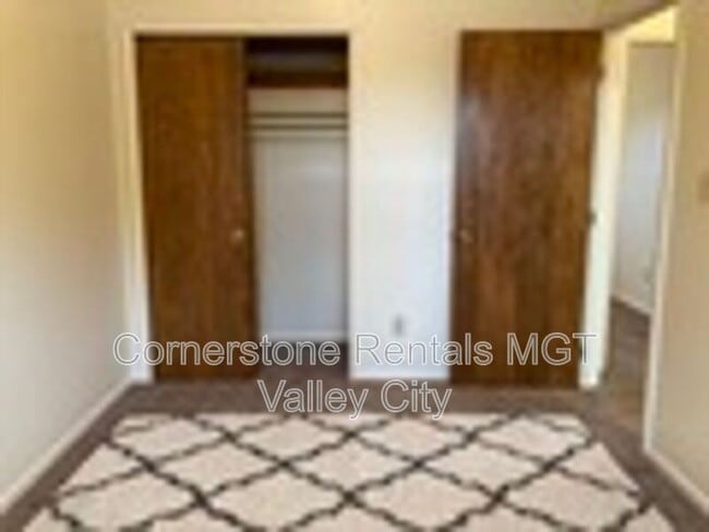 Building Photo - 807 3rd St SW