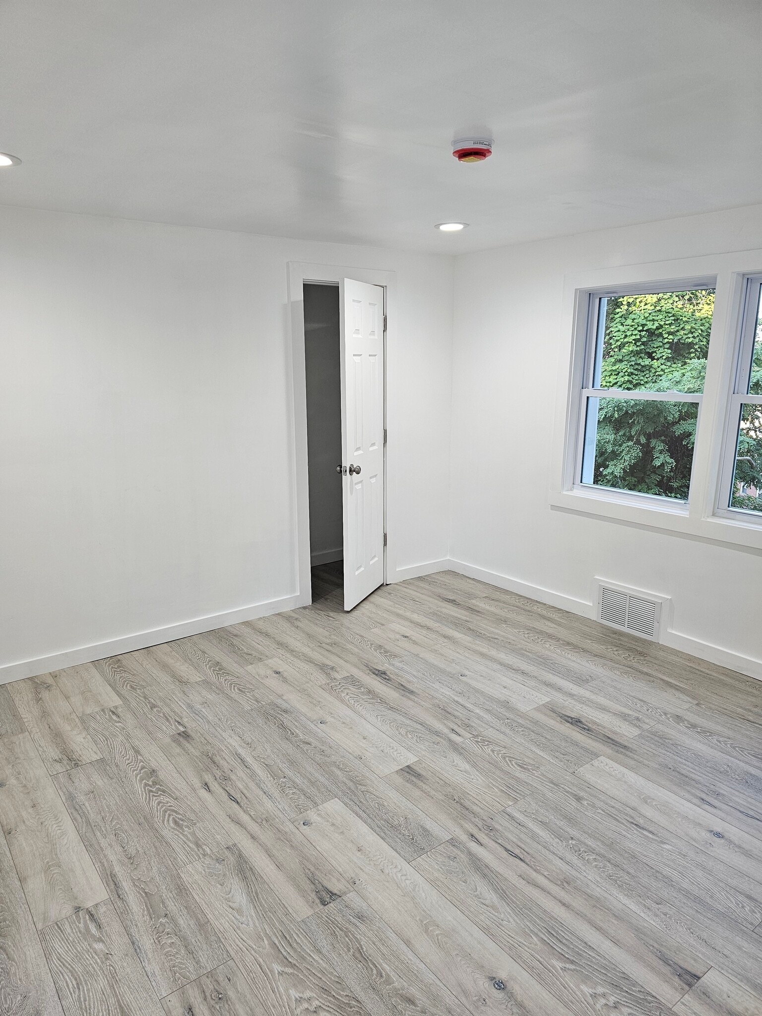 Bedroom 1 - 4355 Coleridge St