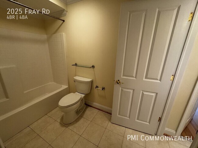 Building Photo - 4 Bed / 3.5 Bath Single Family (Available ...