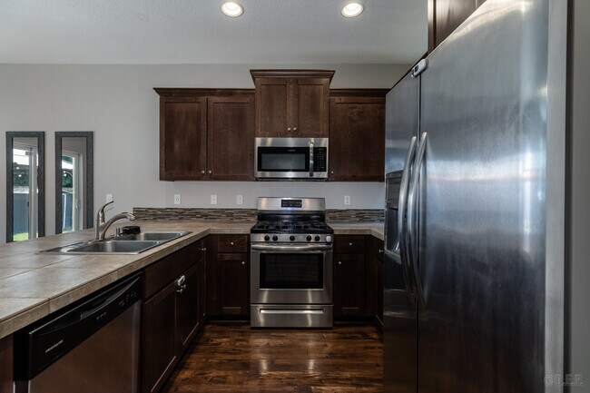 Building Photo - 33284 SW Havlik Dr