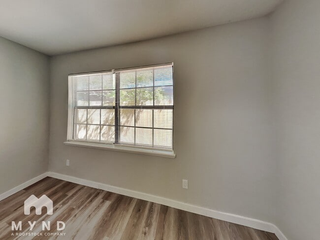 Building Photo - 9447 Culberson St