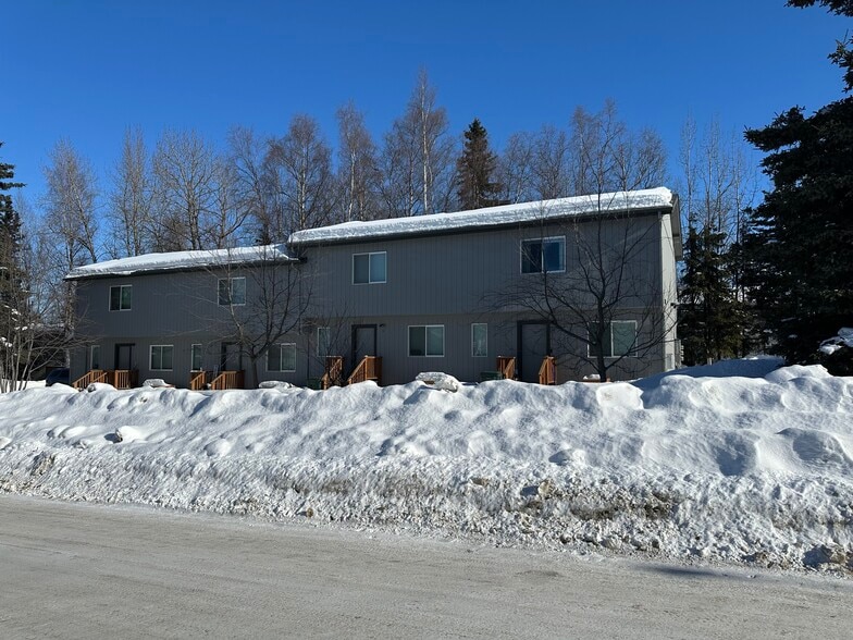 Building Photo - 1055 E Klatt Rd