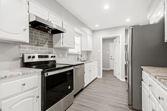 Building Photo - 6 Lisa Ct