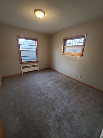 Building Photo - 3130 S 48th St
