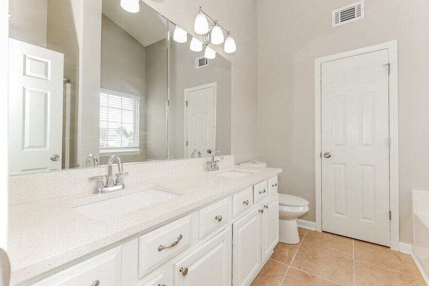 Building Photo - 1180 Eatonton Way